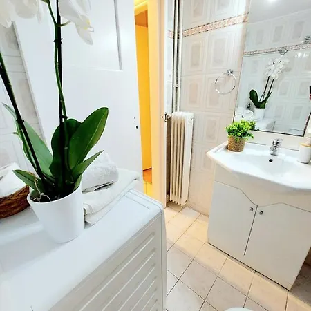 Lovely Equipped In Kallithea Apartment